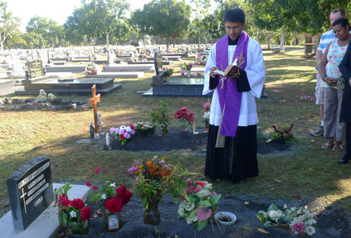 An Augustinian leads prayers in Mareeba's Augustinian parish, Australia