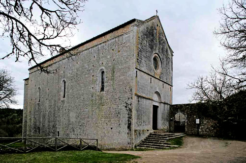 Former hermitage of S. Leonardo al Lago, designed to impede bandits.